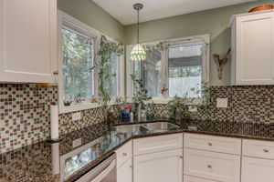 Mountain Laurel Dr-032