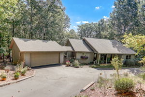 Mountain Laurel Dr-004