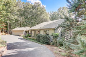 Mountain Laurel Dr-008