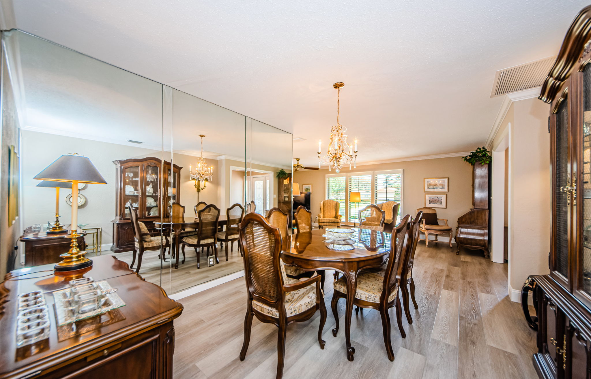 Dining Room 2-2