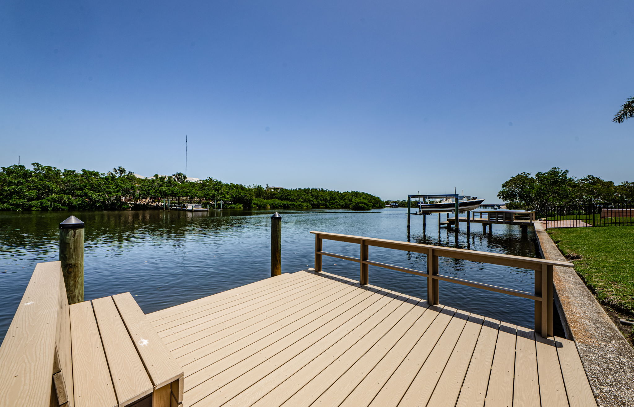 Dock 2