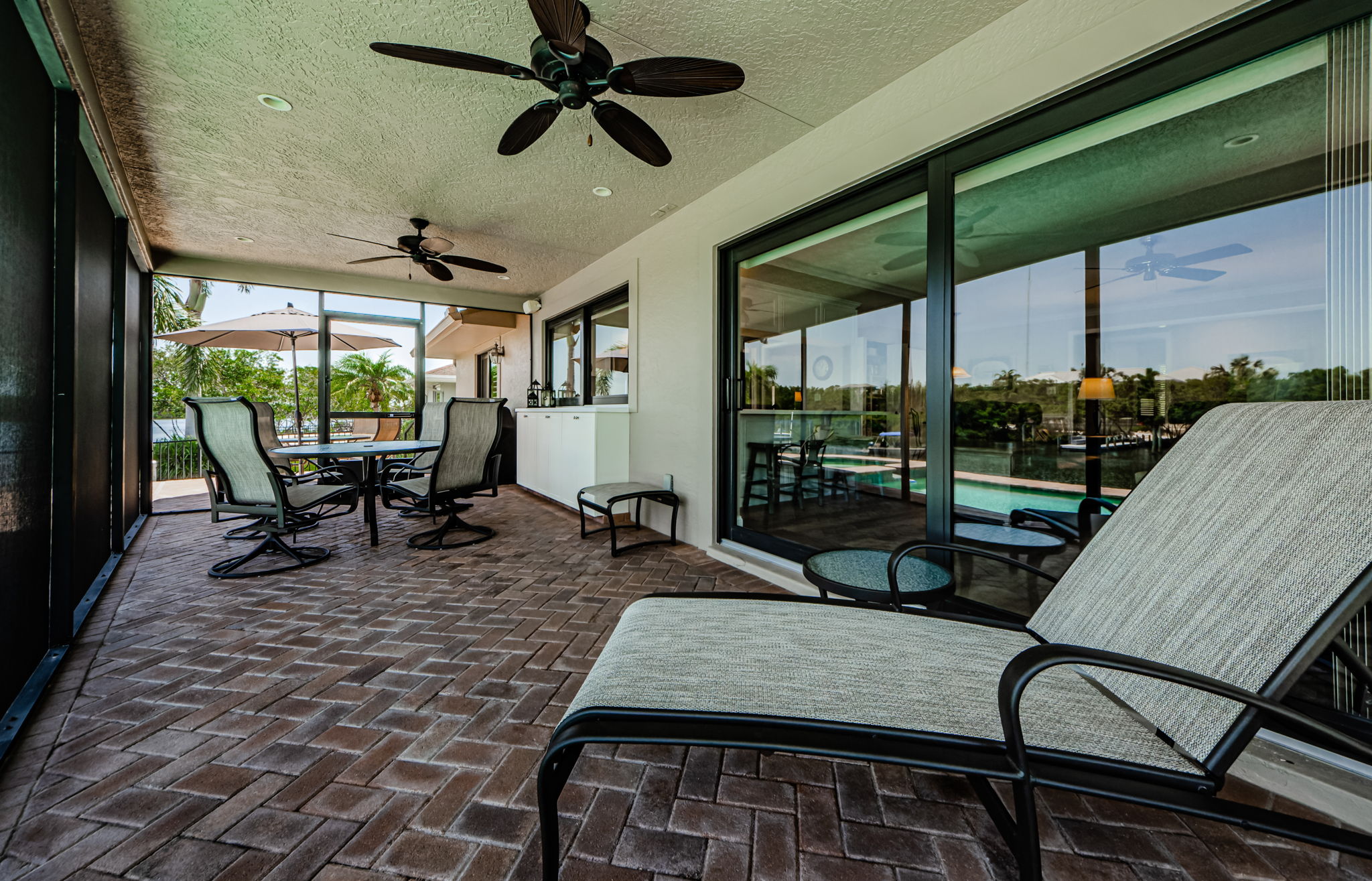 Lanai 2-2