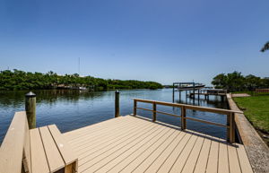 Dock 2