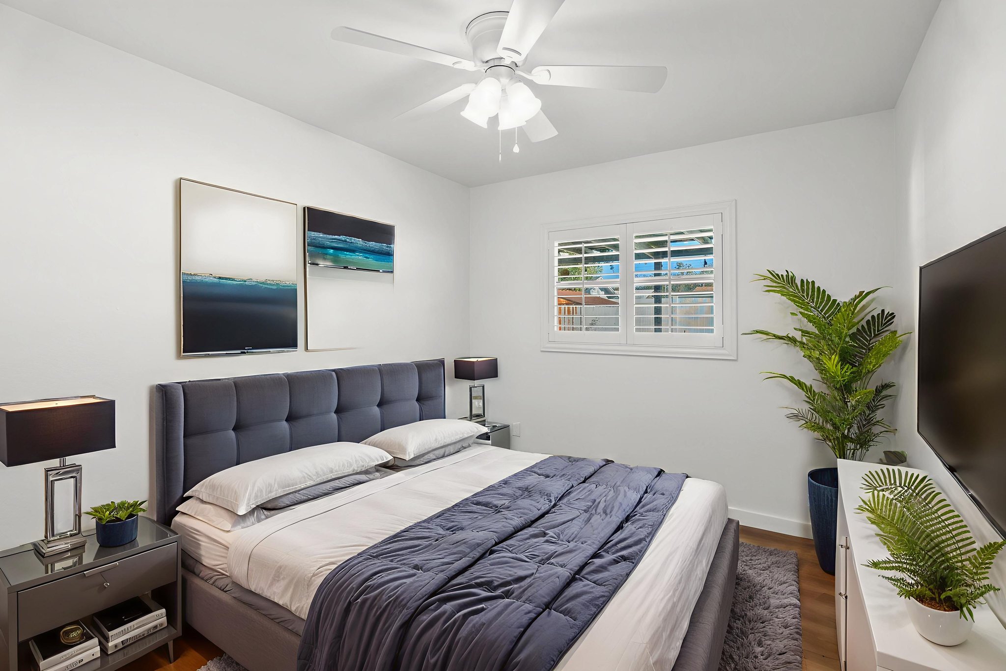 DSC09557 virtually staged.jpeg