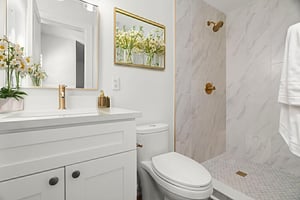 DSC09585 virtually staged.jpeg