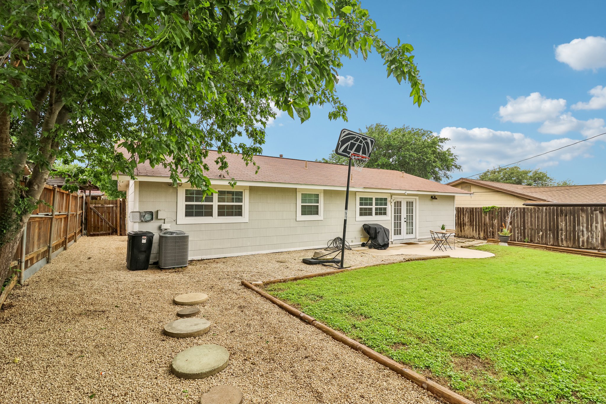 Spring Rose Dr-S2805-035.jpg