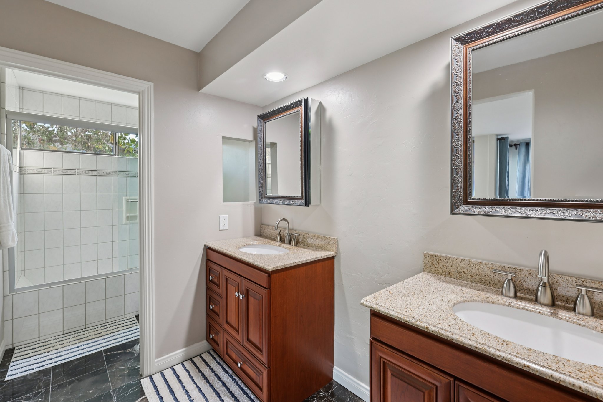 Cantil St-S0811-039.jpg