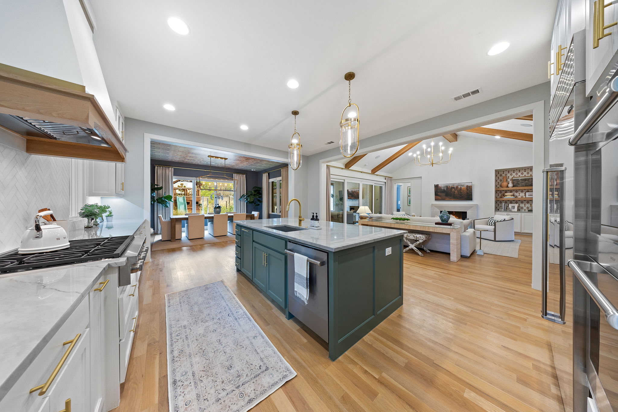 Photo 24