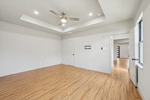 Avenue L-S3009-027.jpg