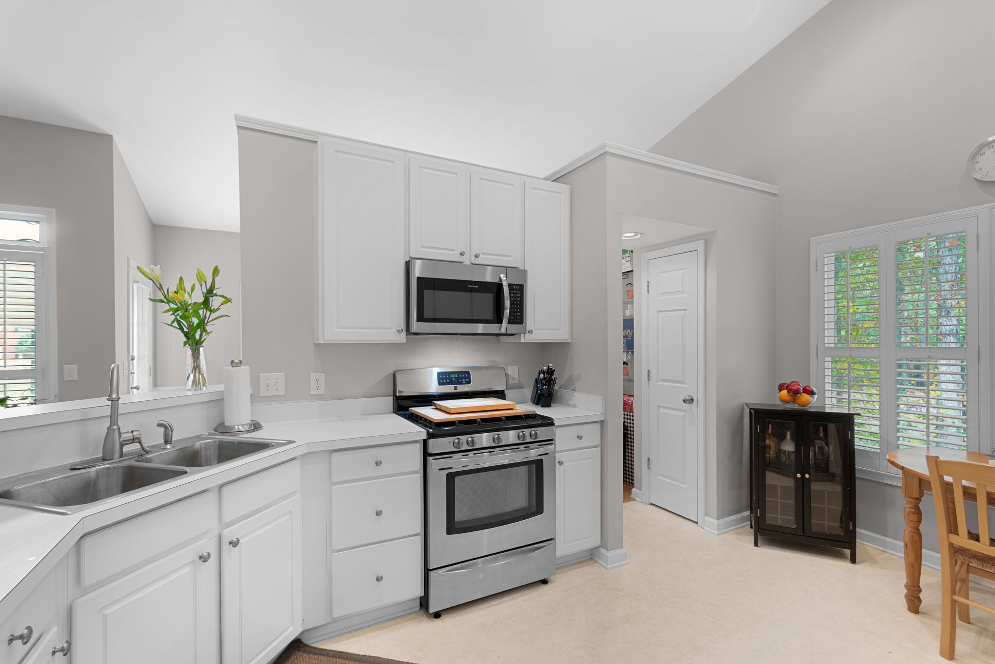 6720 Torrey Pine Cir, Suwanee, GA 30024, USA Photo 13