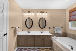 6720 Torrey Pine Cir, Suwanee, GA 30024, USA Photo 19