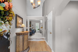 6720 Torrey Pine Cir, Suwanee, GA 30024, USA Photo 4
