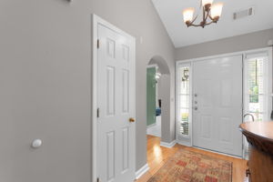 6720 Torrey Pine Cir, Suwanee, GA 30024, USA Photo 6
