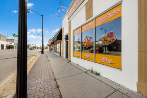 6725 Cermak Rd, Berwyn, IL 60402_0002