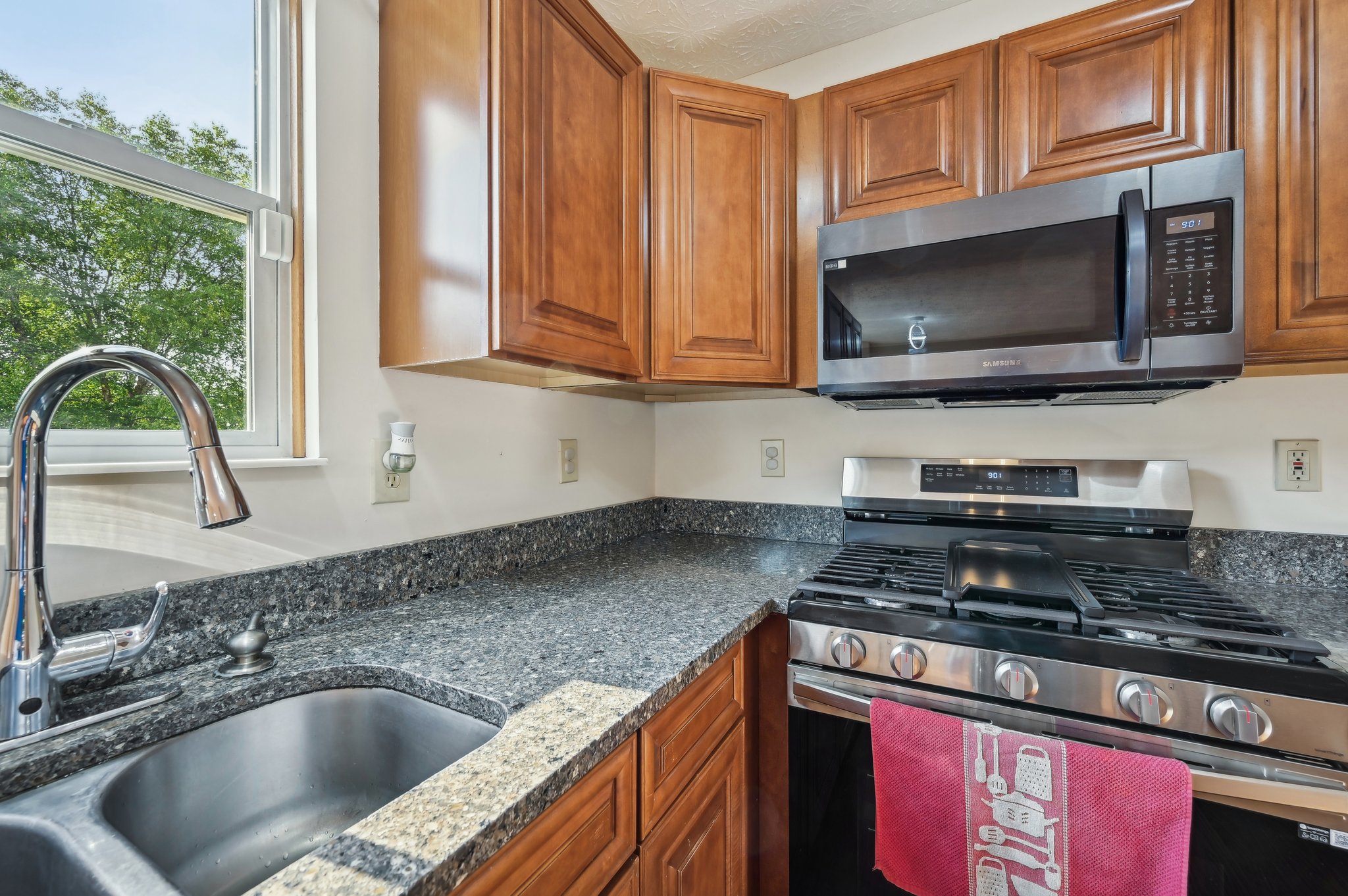 Hilmar Dr-018.jpg