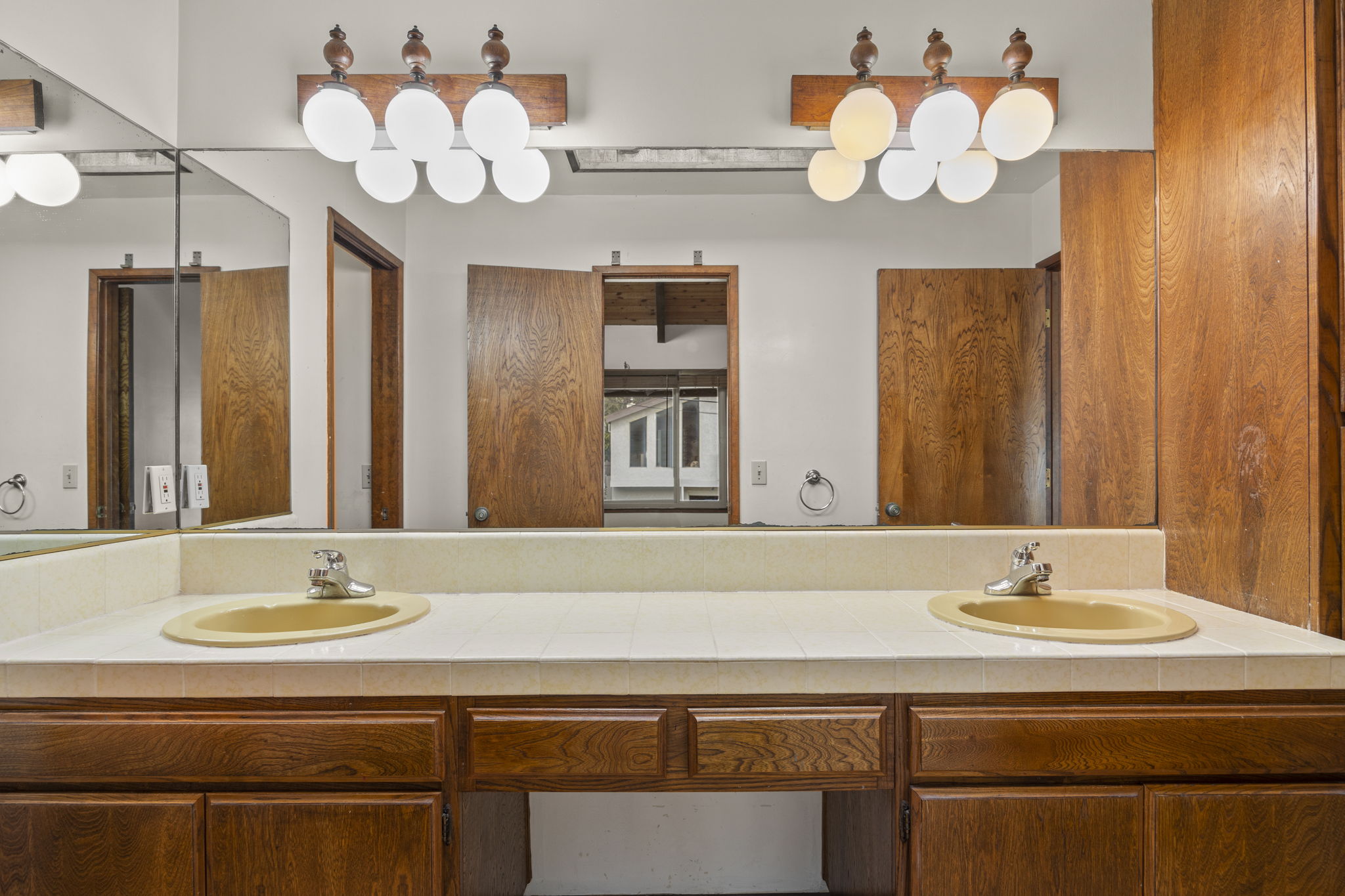 6726 Breakers Way, Ventura, CA 93001 Upmarket Media