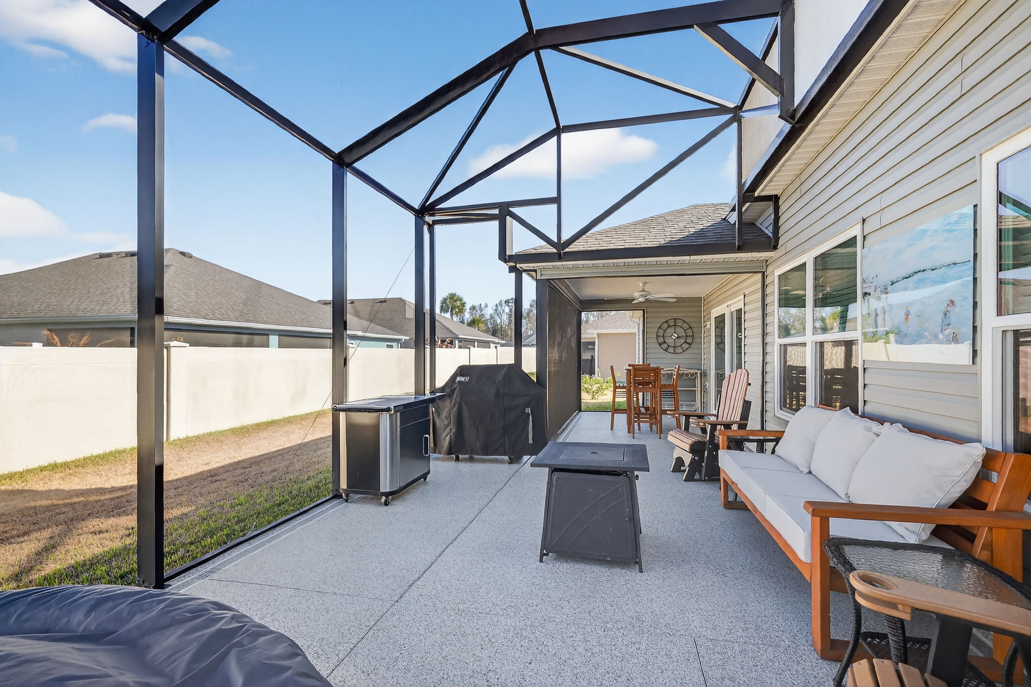 Lanai with Extended Birdcage and Rear Privacy Wall