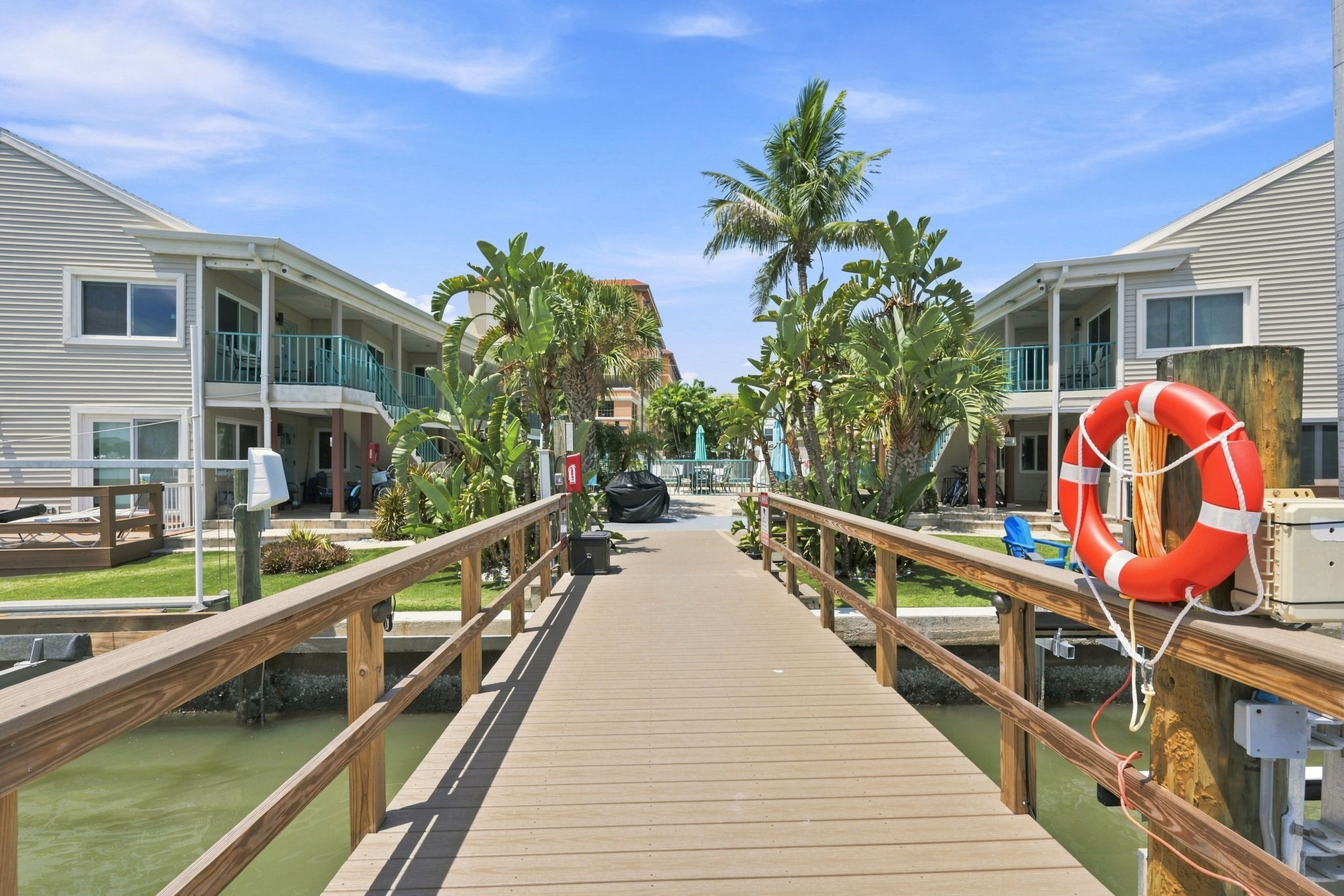 Dock8