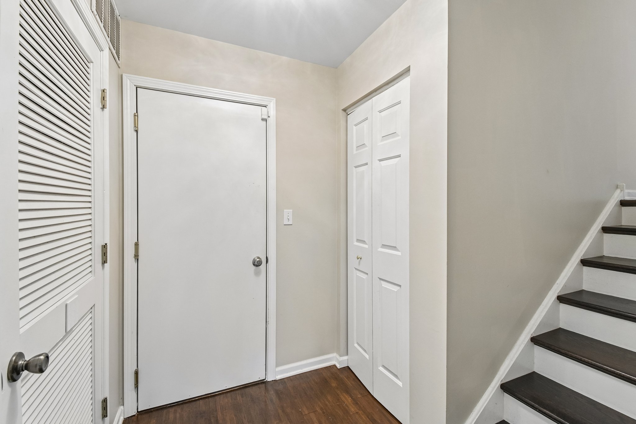 673 Fountainview Dr-S1405-005.jpg