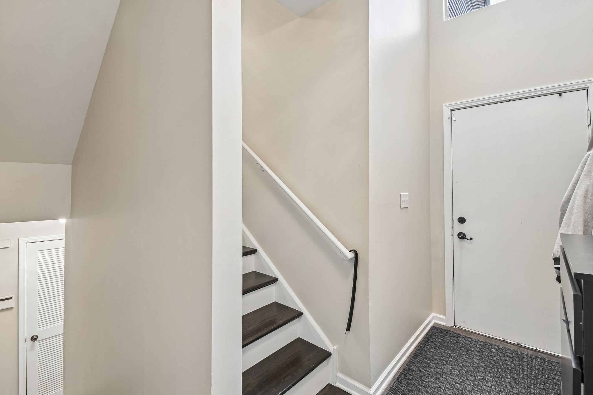 673 Fountainview Dr-S1405-006.jpg