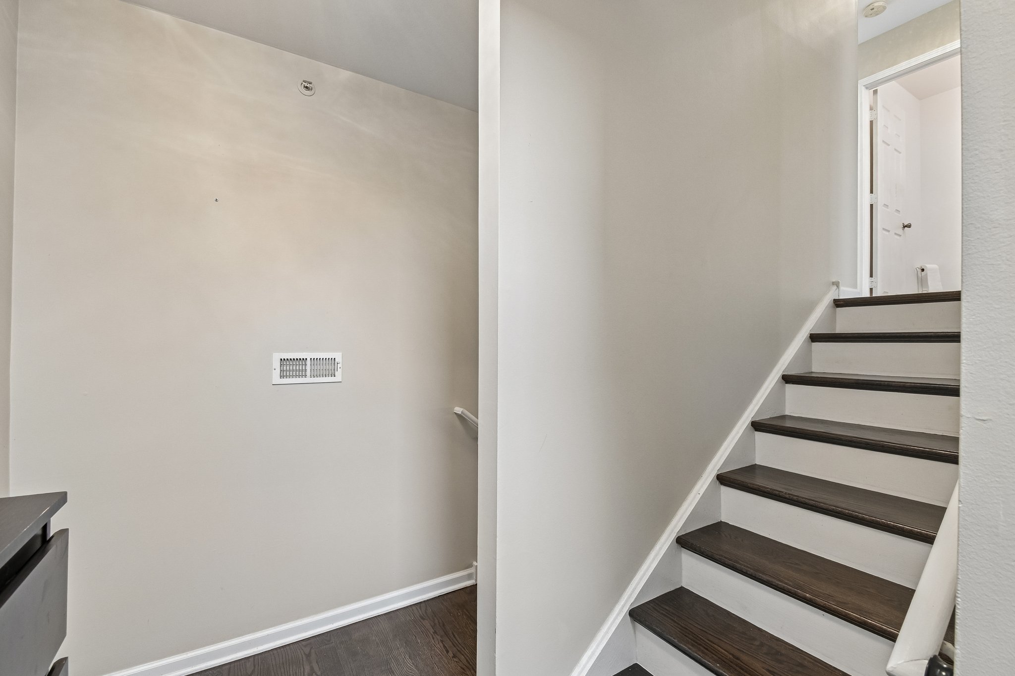 673 Fountainview Dr-S1405-007.jpg