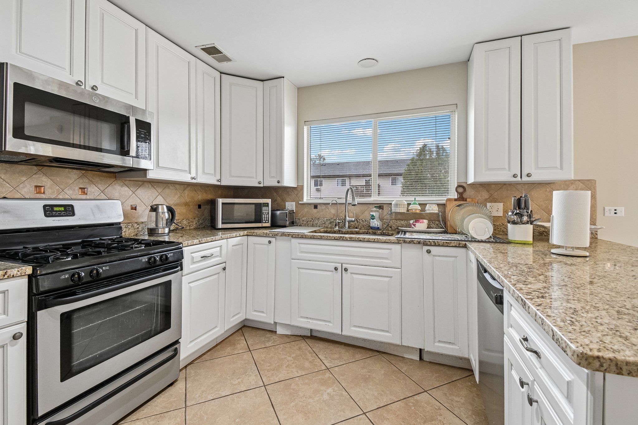 673 Fountainview Dr-S1405-018.jpg