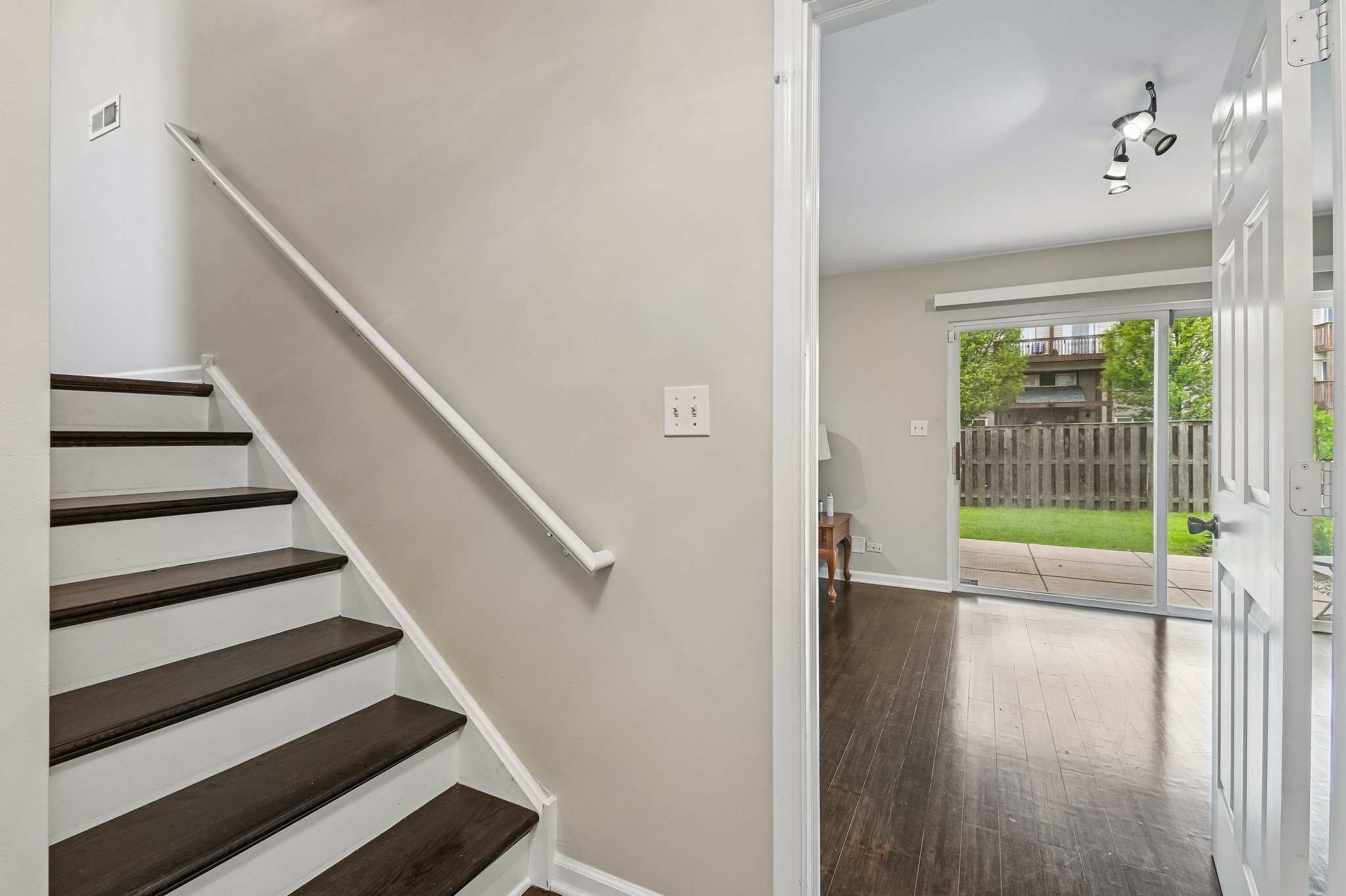 673 Fountainview Dr-S1405-023.jpg