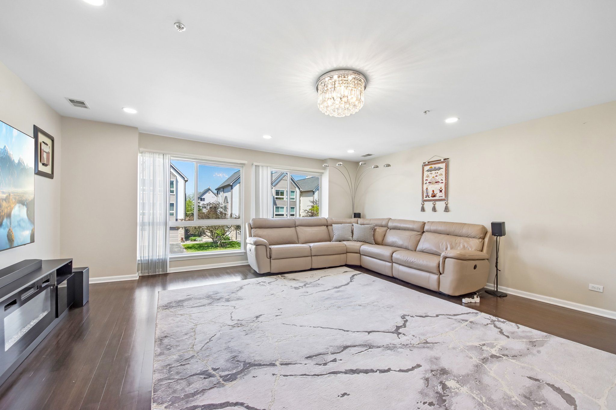 Fountainview Dr-S1605-008.jpg