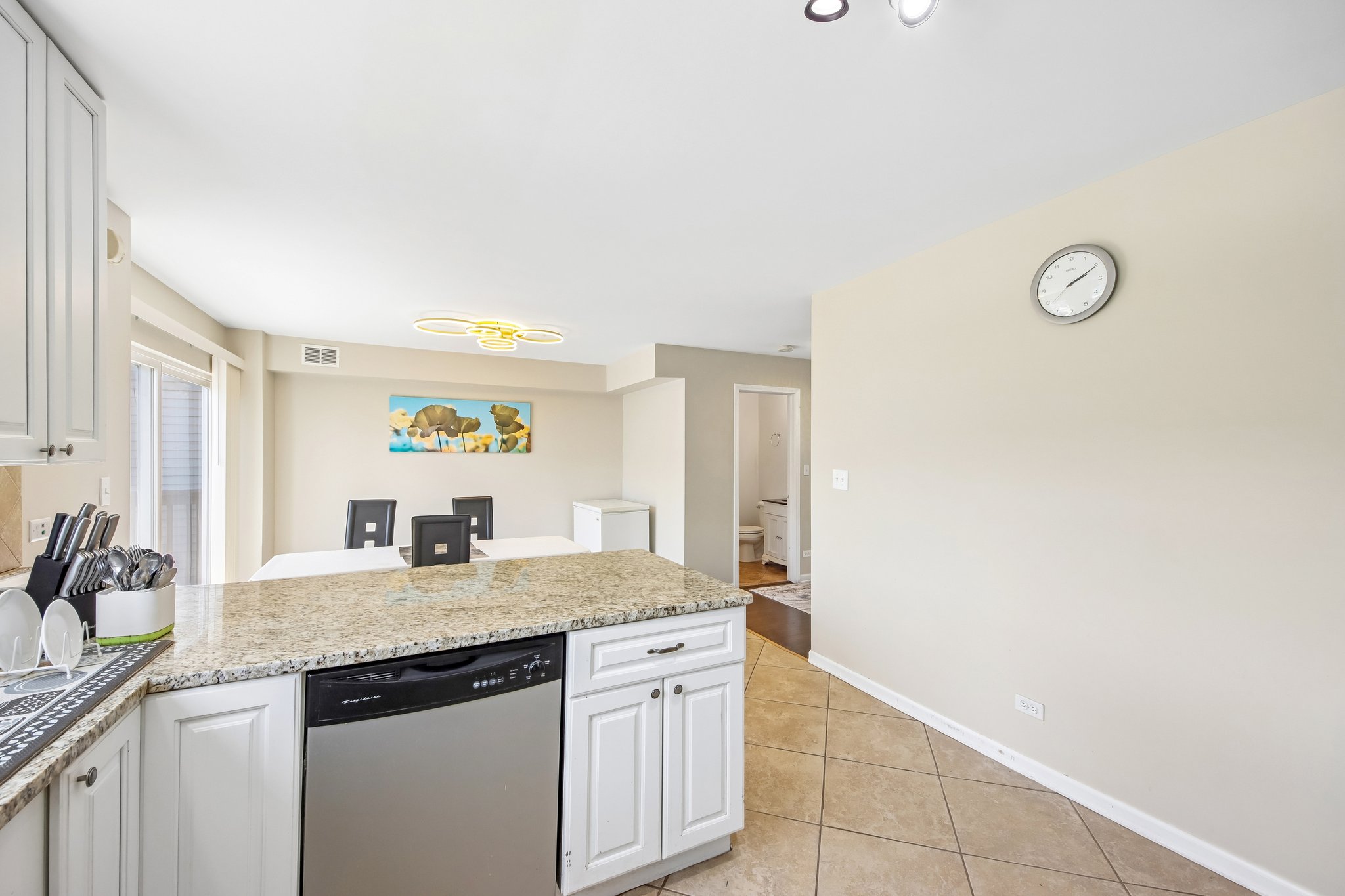 Fountainview Dr-S1605-017.jpg