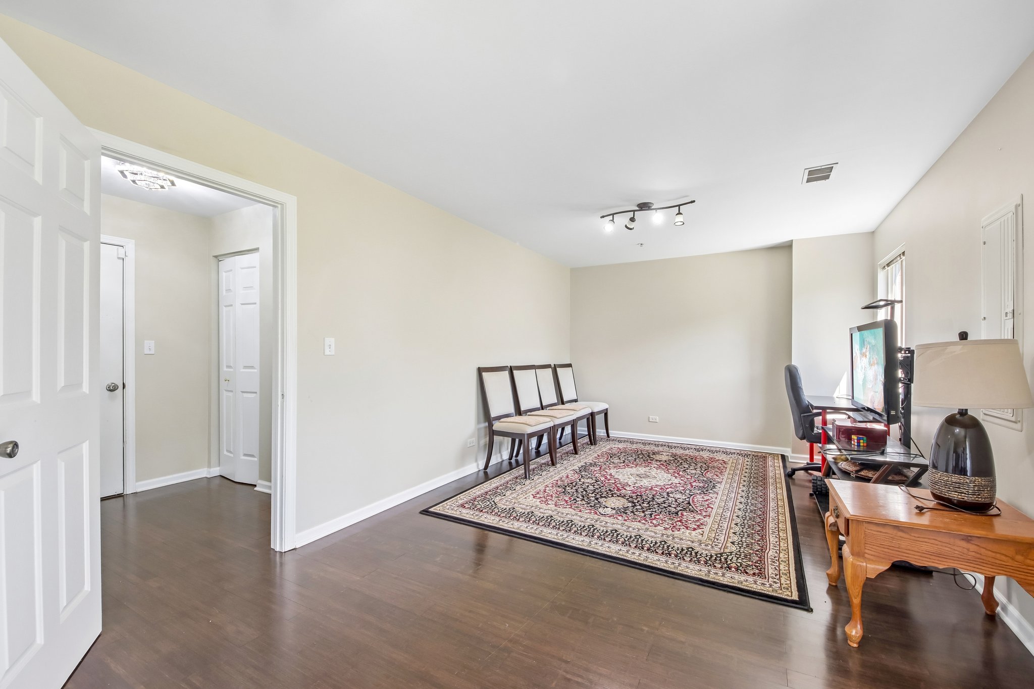 Fountainview Dr-S1605-020.jpg