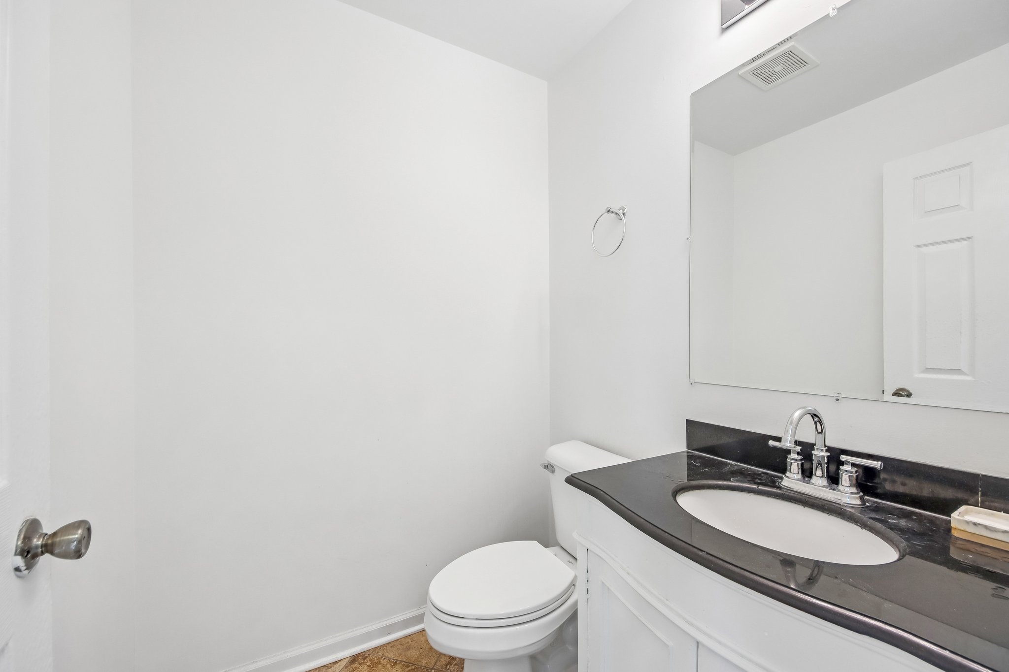 Fountainview Dr-S1605-022.jpg