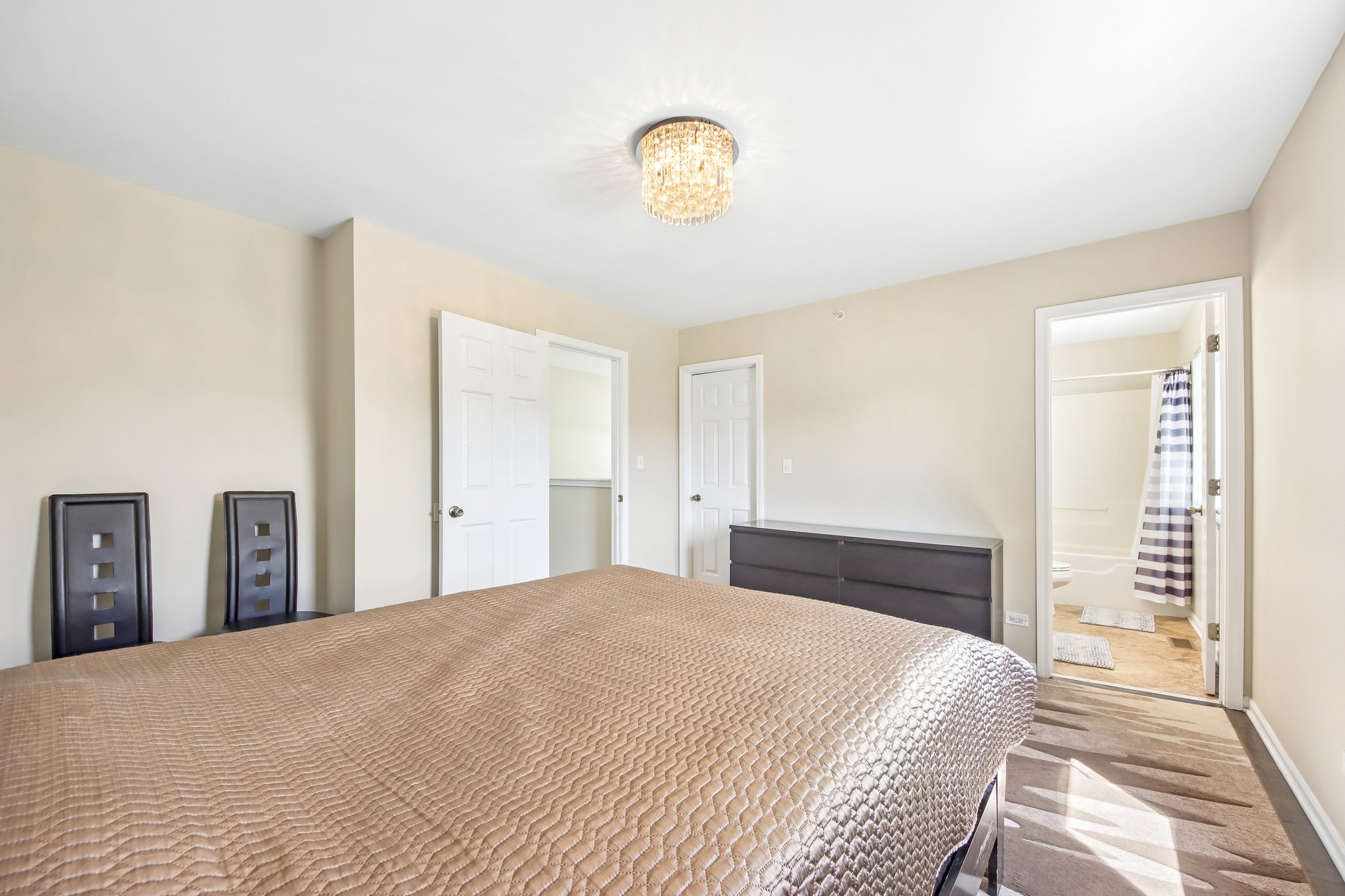 Fountainview Dr-S1605-037.jpg