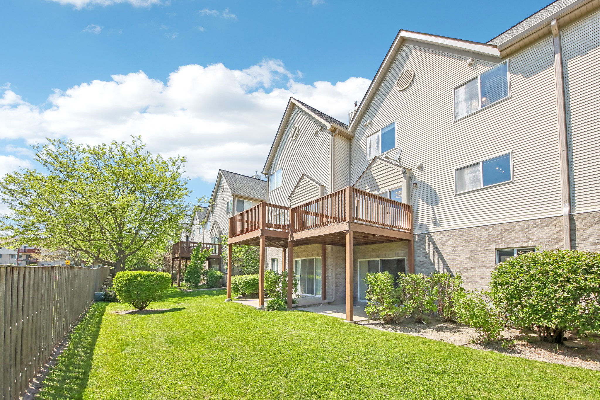 Fountainview Dr-S1605-044.jpg