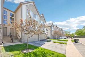 Fountainview Dr-S1605-002.jpg