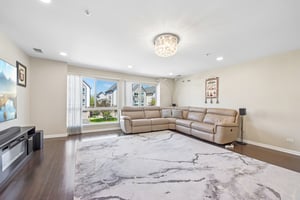 Fountainview Dr-S1605-008.jpg