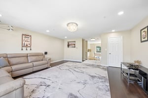 Fountainview Dr-S1605-009.jpg