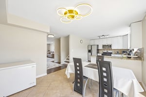 Fountainview Dr-S1605-013.jpg