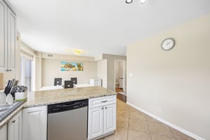 Fountainview Dr-S1605-017.jpg