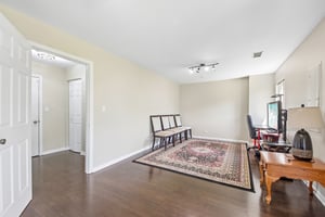 Fountainview Dr-S1605-020.jpg