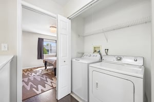 Fountainview Dr-S1605-032.jpg
