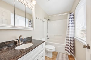 Fountainview Dr-S1605-033.jpg