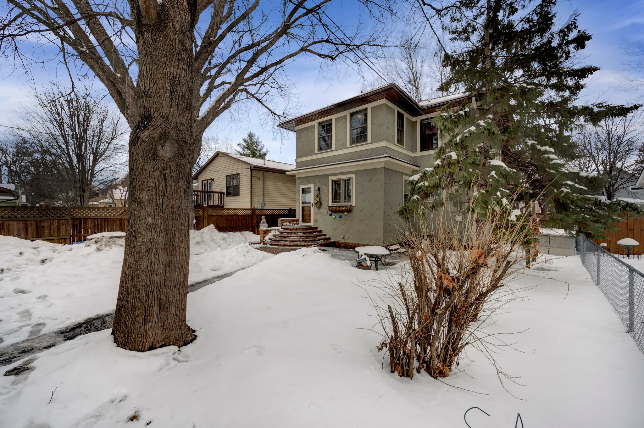 673 Nebraska Ave E, St Paul, MN 55106, USA Photo 4