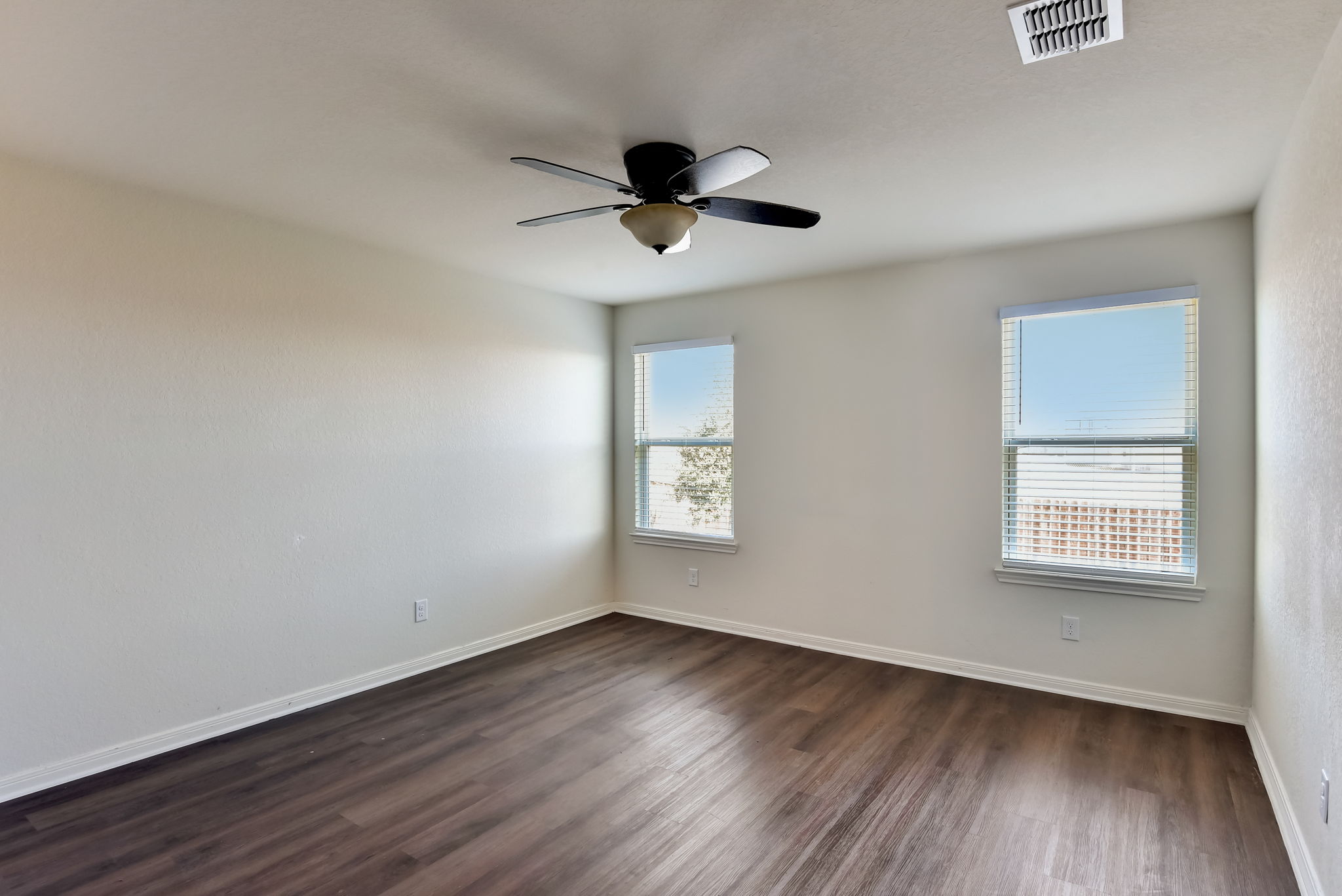 6730 Sabinal, San Antonio, TX 78252 ShowingTime+ Listing Media Services