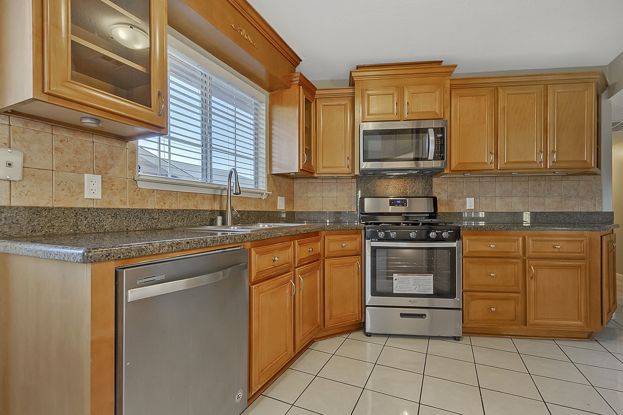 6731 Laronda Ln, Las Vegas, NV 89156, USA Photo 12