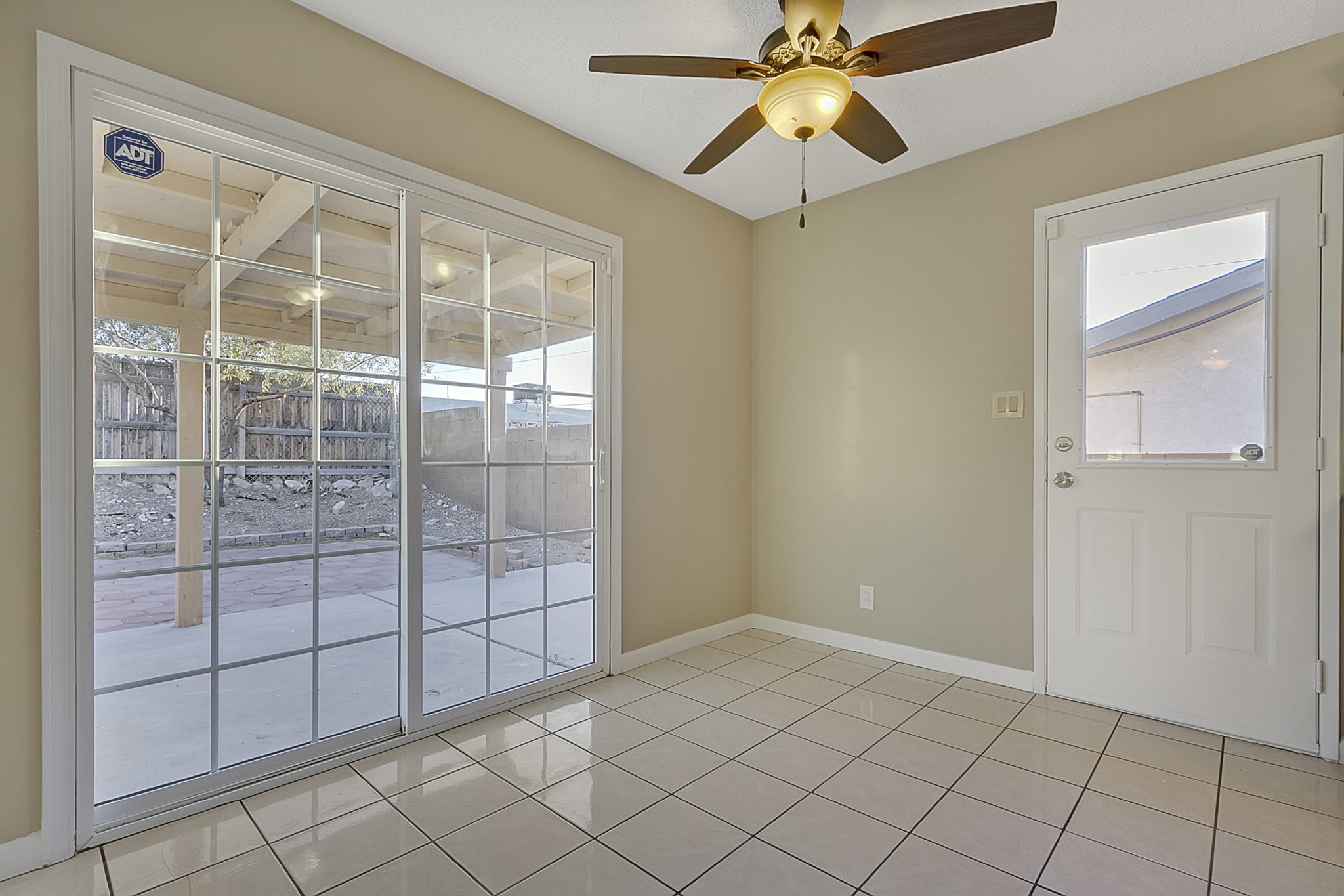 6731 Laronda Ln, Las Vegas, NV 89156, USA Photo 10