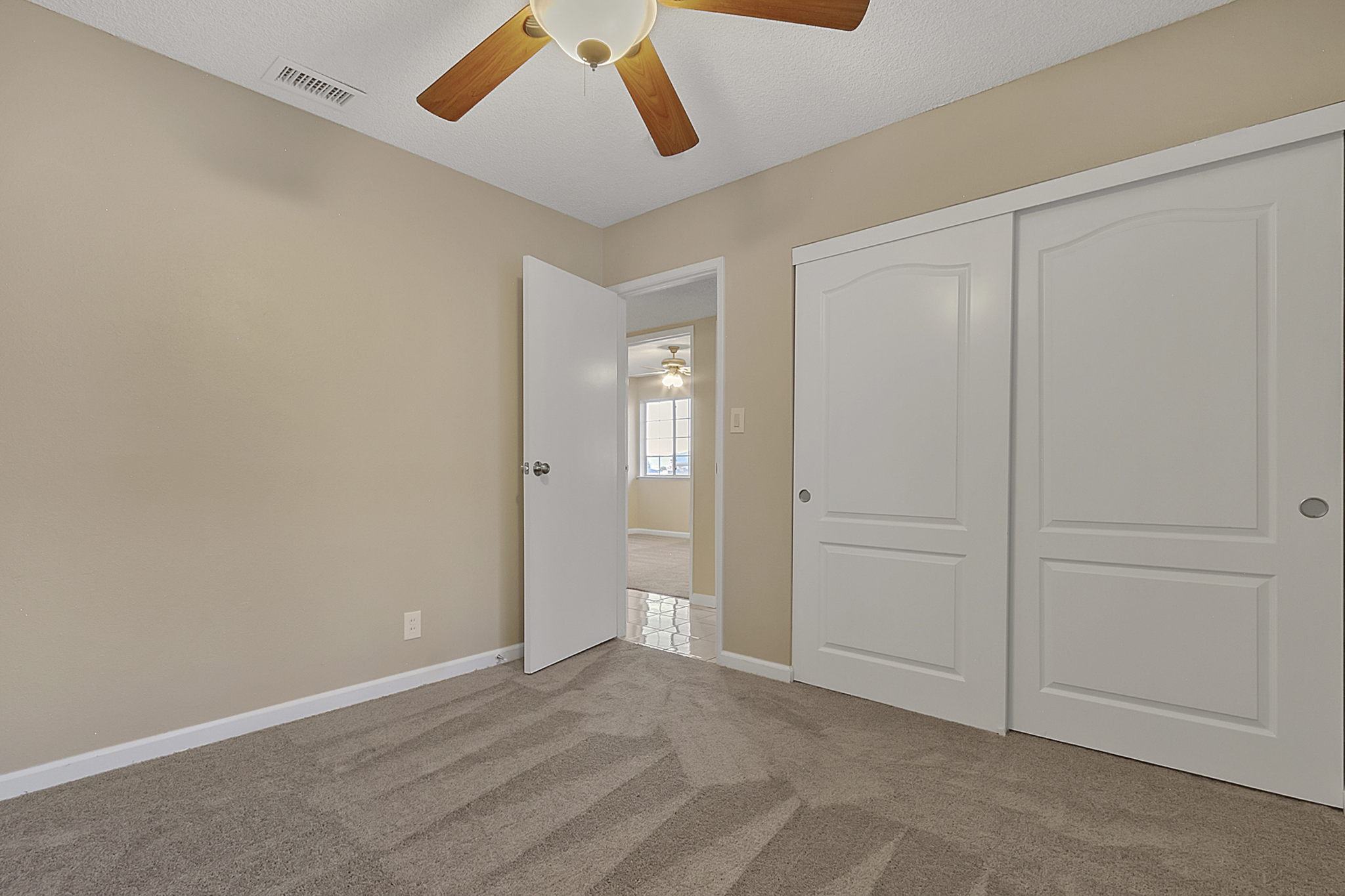6731 Laronda Ln, Las Vegas, NV 89156, USA Photo 22