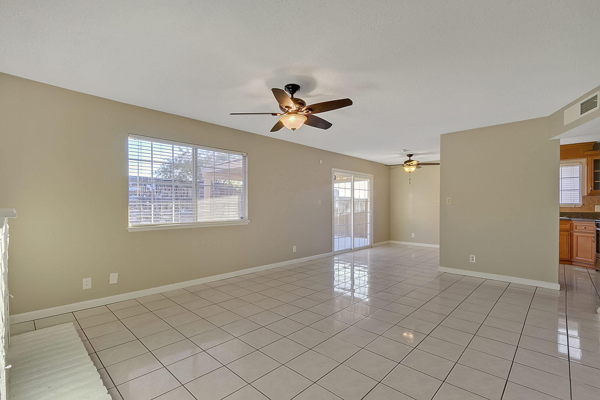 6731 Laronda Ln, Las Vegas, NV 89156, USA Photo 8