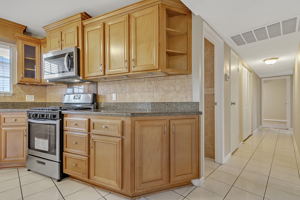 6731 Laronda Ln, Las Vegas, NV 89156, USA Photo 13