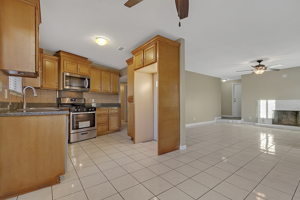 6731 Laronda Ln, Las Vegas, NV 89156, USA Photo 10