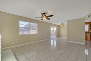 6731 Laronda Ln, Las Vegas, NV 89156, USA Photo 7